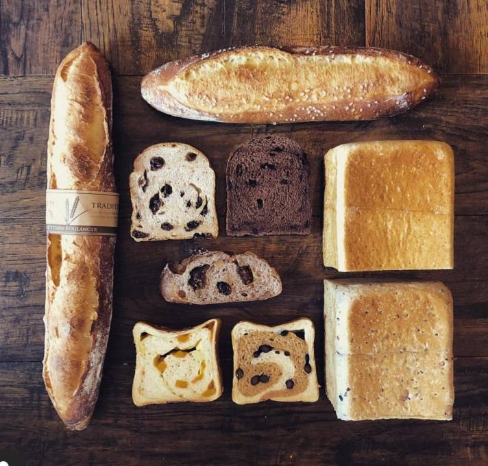 「PLAIN BAKERY」のパンやスイーツの販売もありのイメージ