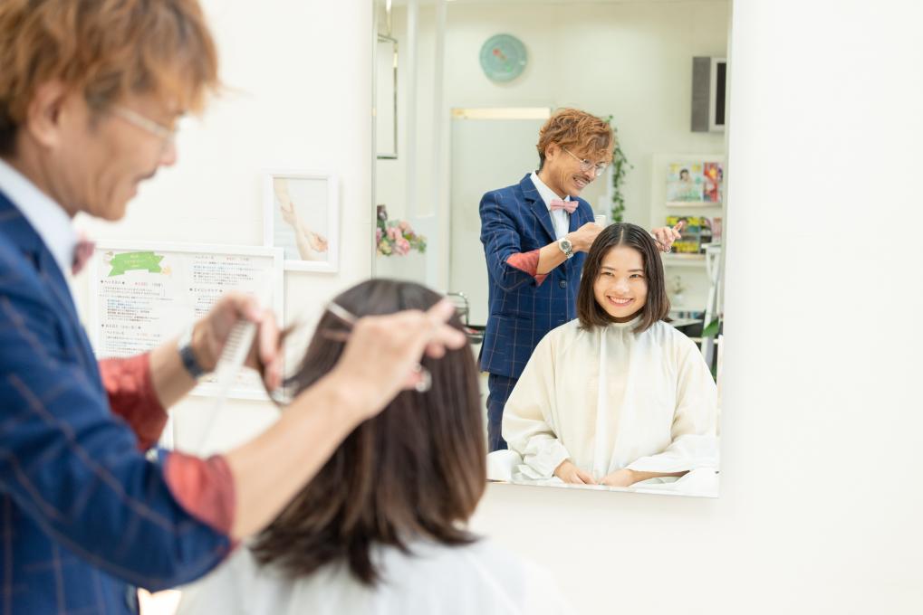 似合うスタイル提案はおまかせ。個性と経験豊かなスタイリストのイメージ