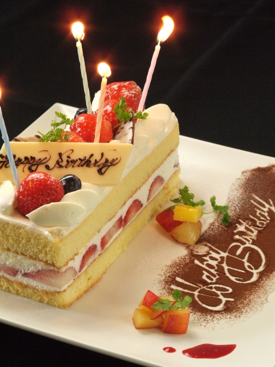 womoを見てコースを予約すると、誕生日・記念日に特製デザートプレートをプレゼントのイメージ